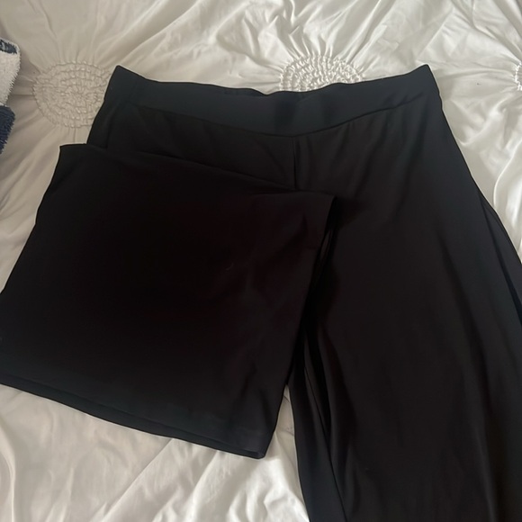 black capris - Picture 2 of 3